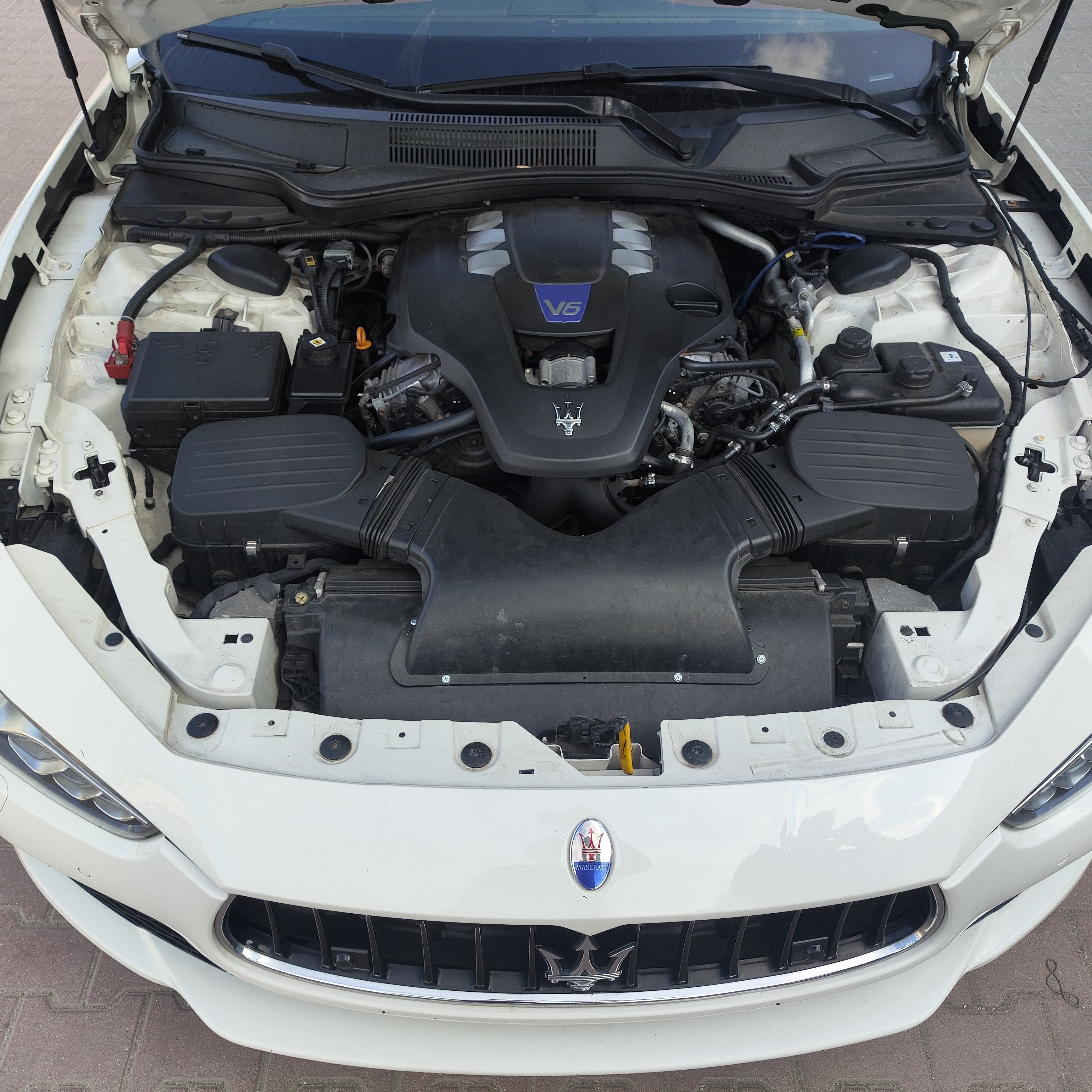 Maserati Ghibli 2.9 V6 330 --> 420HP